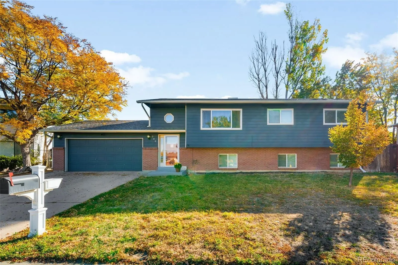 A front view of house with yard at 300 South 33rd Avenue
