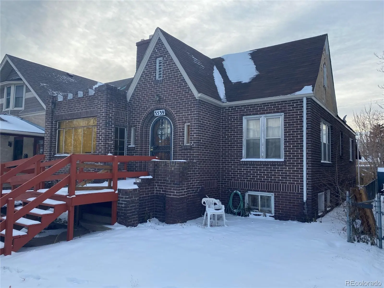 A front view of house with yard at 3539 Vine Street