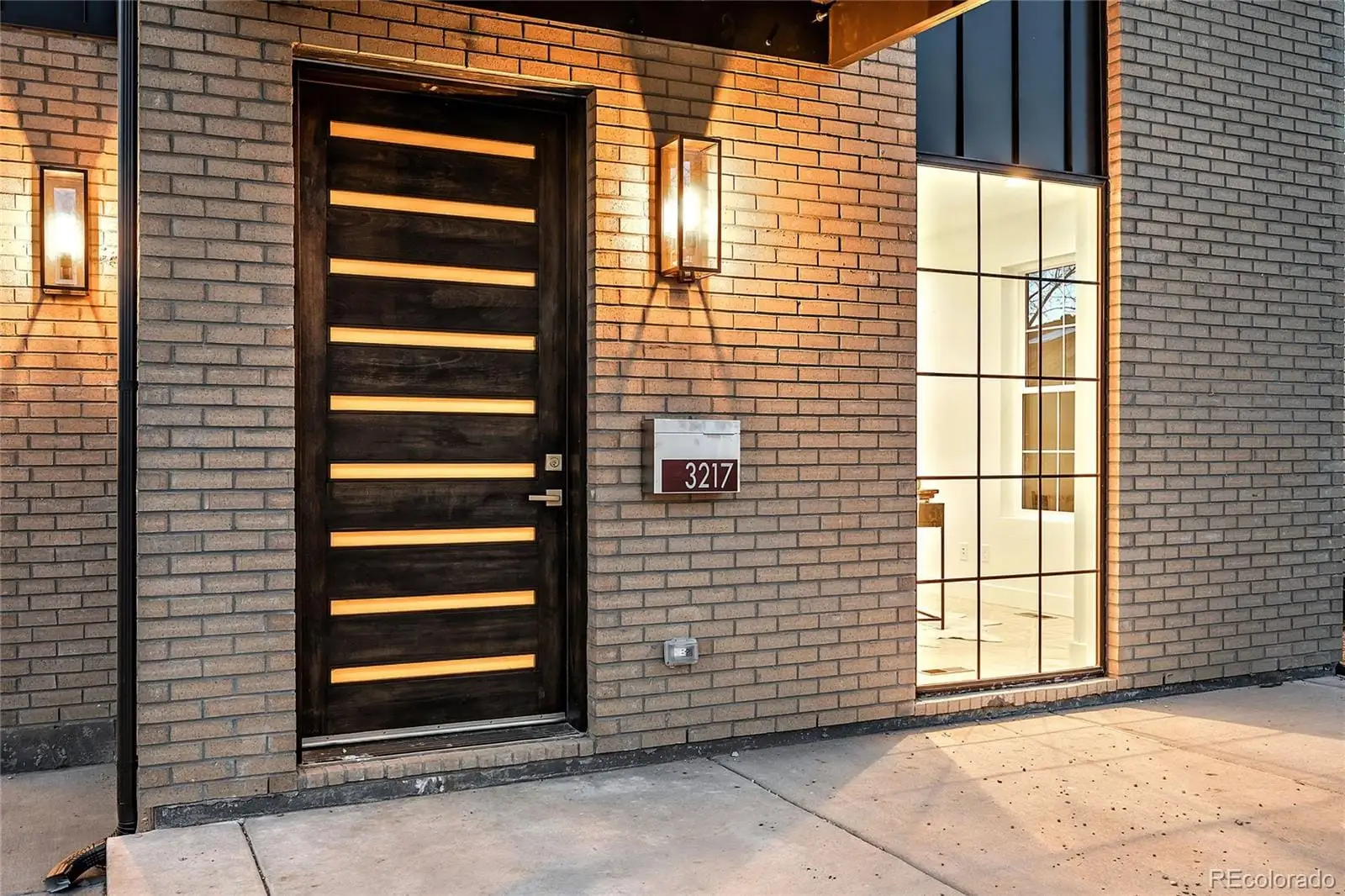 A view of entryway at 3217 South Elm Street