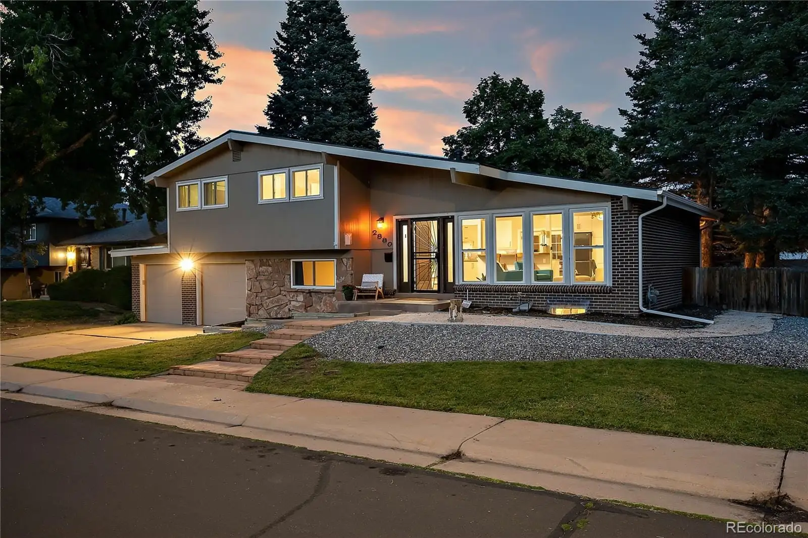 2880 South Valentia Street — photo 2