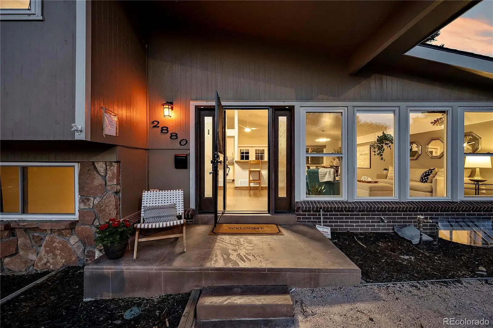 2880 South Valentia Street — photo 3