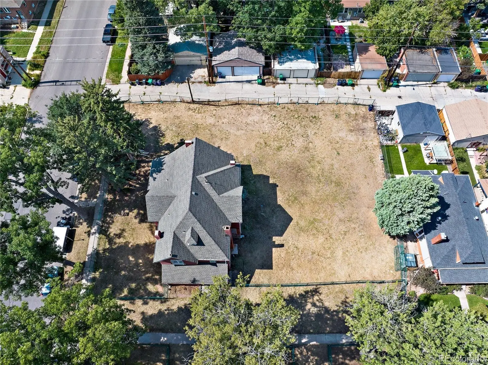 An aerial view of a house with outdoor space at 2521 North Gaylord Street