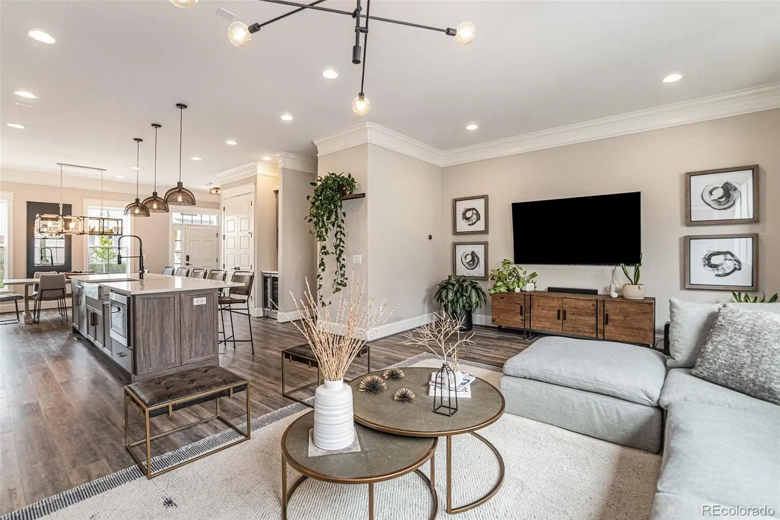 10232 East 58th Avenue — photo 3