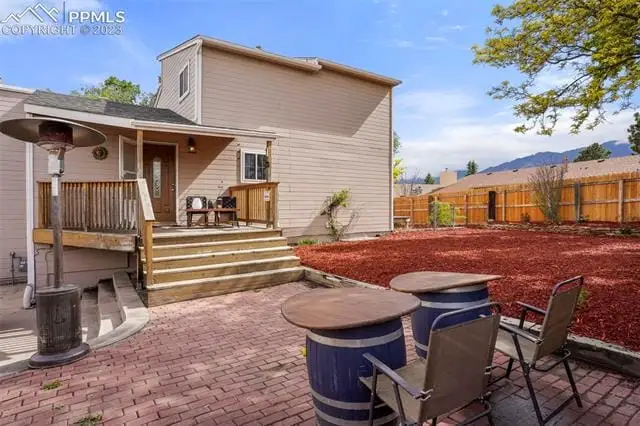 1313 Friendship Lane West — photo 4
